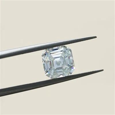Asscher Moissanite را برش داد